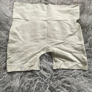 SET Scluptflex Bike Short in Oat Milk